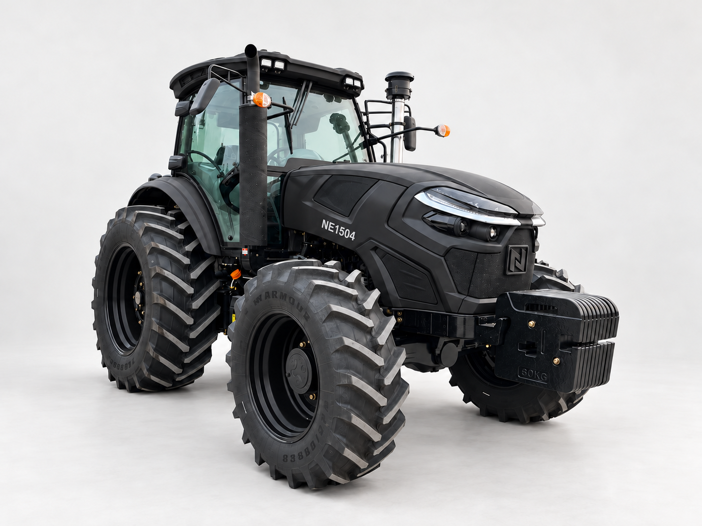 Tractor NEKA 1504, imagen representativa de línea media