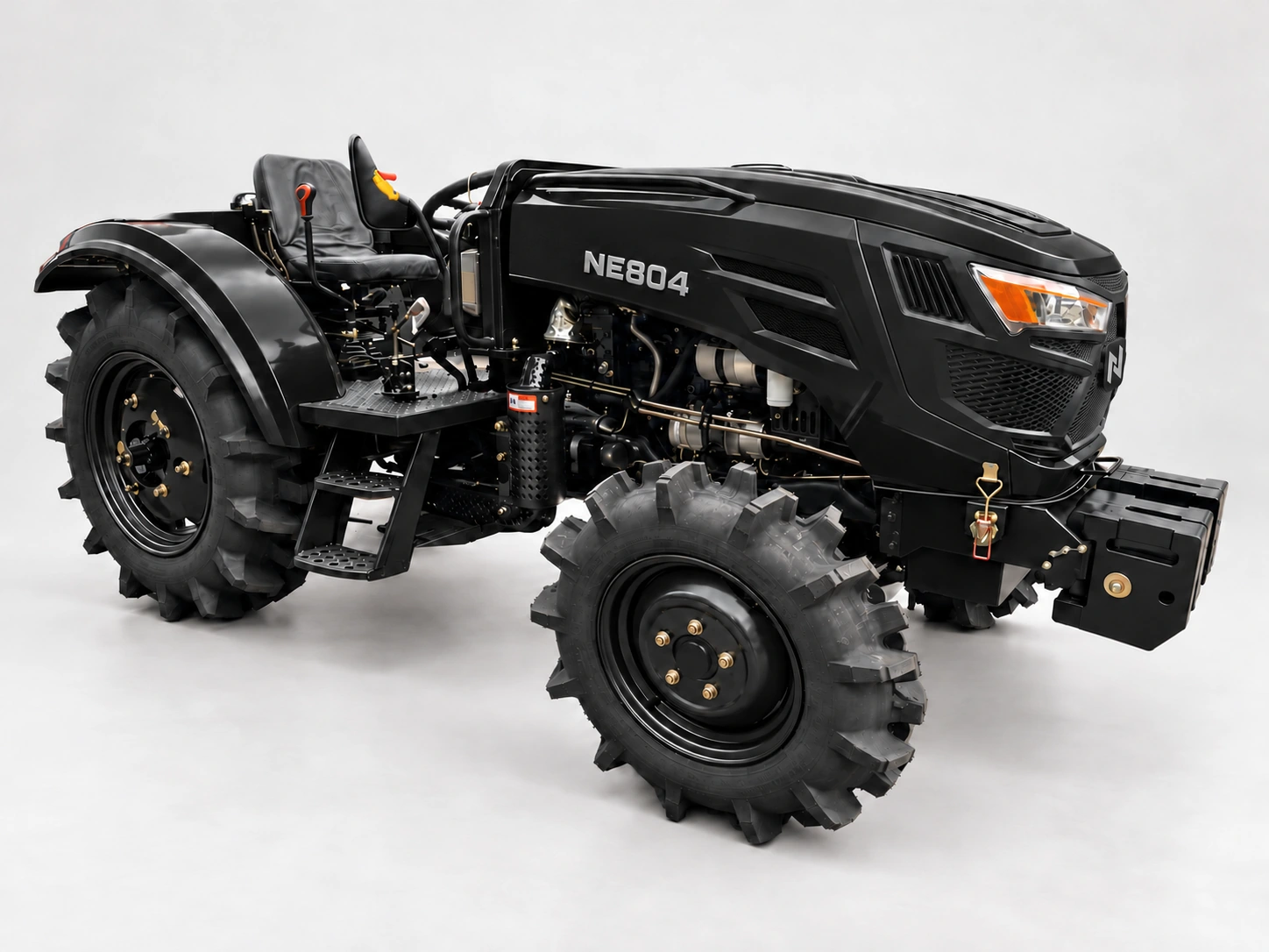 Tractor NEKA 804, imagen representativa de línea compacta
